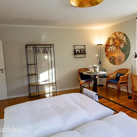 Apartment Design Mit Bauerngarten *